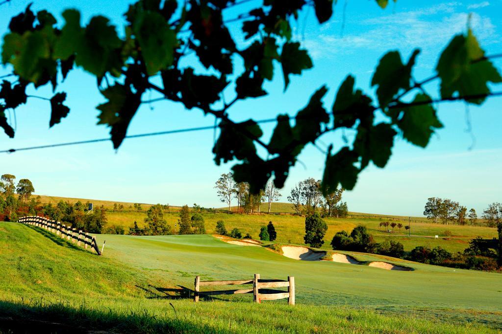 Chateau Elan At The Vintage Pokolbin Exterior foto The 18th hole at the 2007 PGA Championship