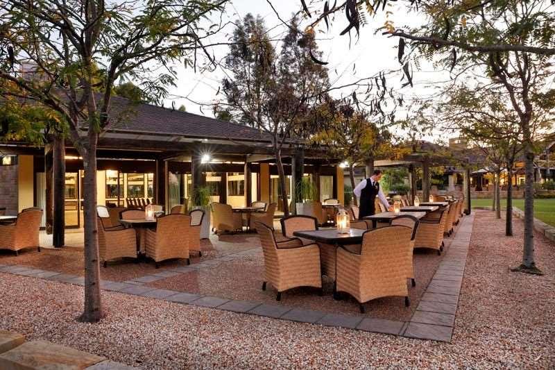 Chateau Elan At The Vintage Pokolbin Facilidades foto The restaurant at the hotel